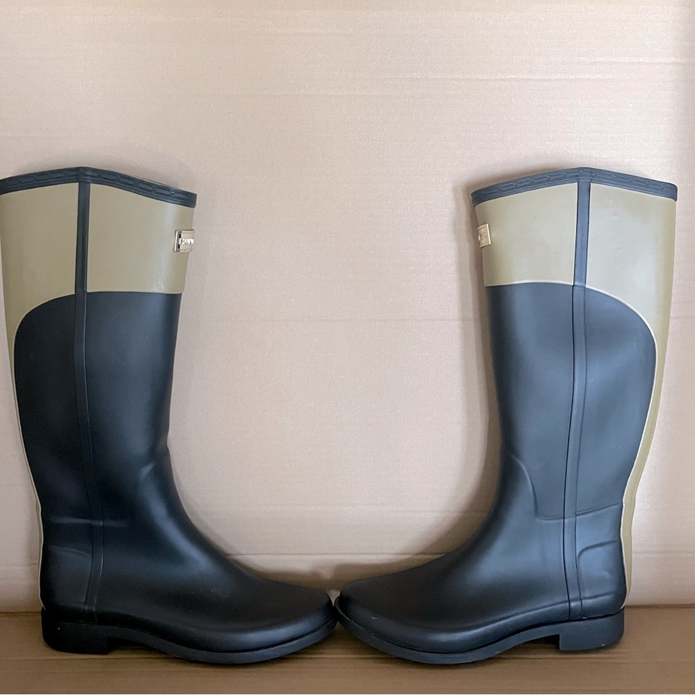 Hunter rain boots Sz 8